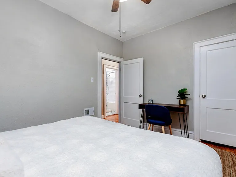 3960 Tholozan Ave — Photo 25