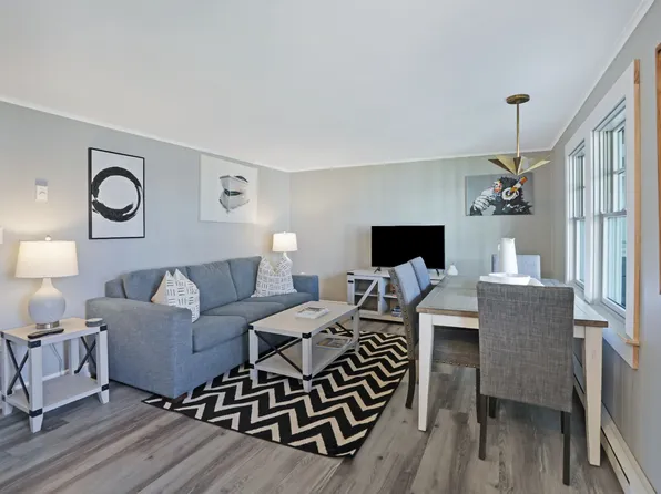 20 Peases Point Way N #4, Edgartown, MA 02539