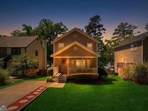 8712 Lake Dr, Snellville, GA 30039