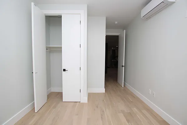 Rented by Nooklyn NYC LLC | media 105