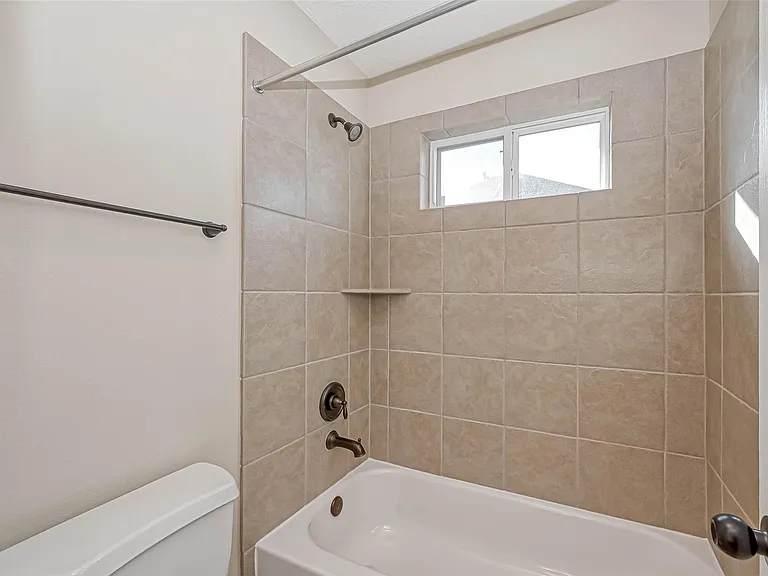 17827 Circular Quay Ln — Photo 27