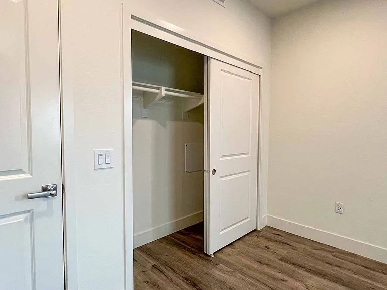 Ridgeway Apartments — Photo 18