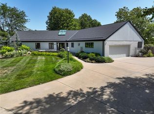 1327 NW Fairway Cir, Blue Springs, MO 64014