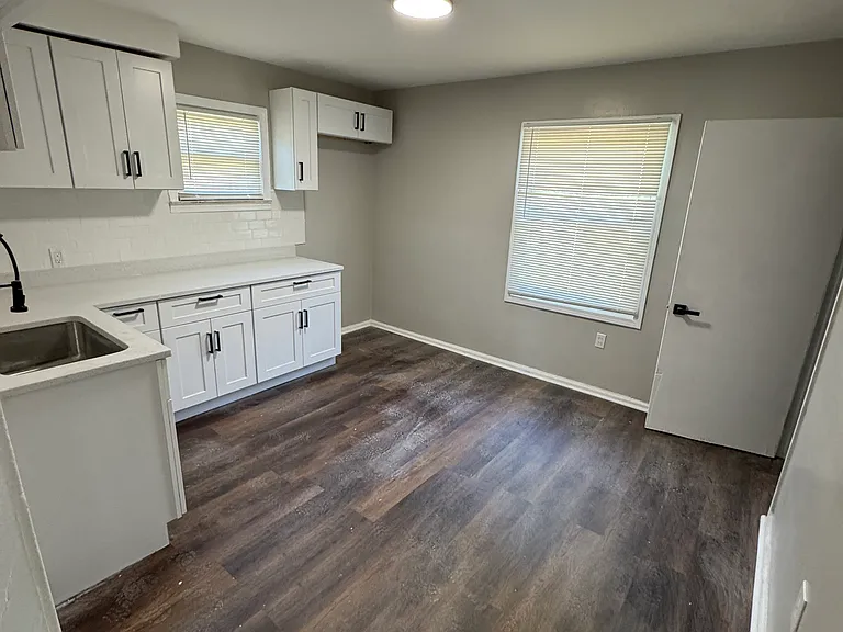 17370 Stout St — Photo 7