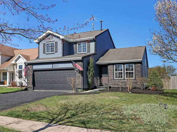 2971 Hillsboro Ln, Lake In The Hills, IL 60156