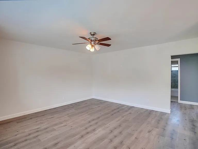 544 Evergreen St — Photo 20