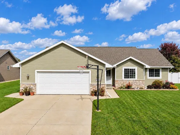 833 S Melcorn Cir, De Pere, WI 54115