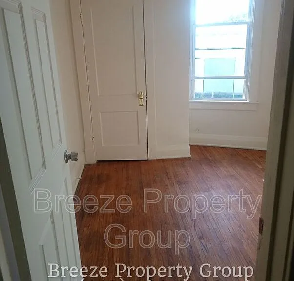 228 Langdon St — Photo 13