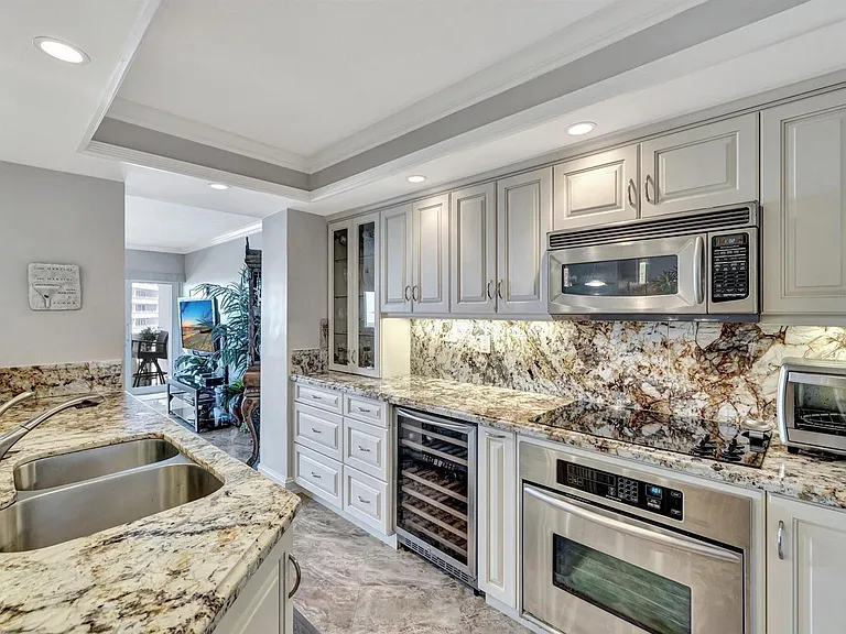 2100 S Ocean Dr #16F — Photo 13