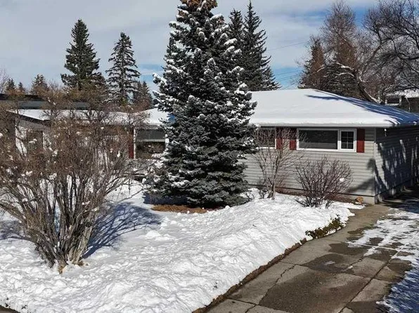 140 W Waterloo Dr SW, Calgary, AB T3C 3G3