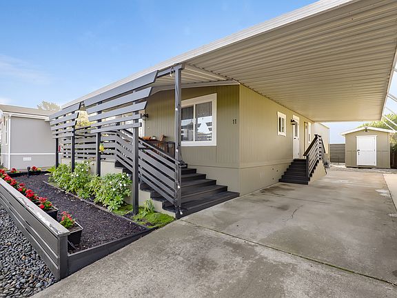 3rd image of 11 Sea Breeze Dr #11