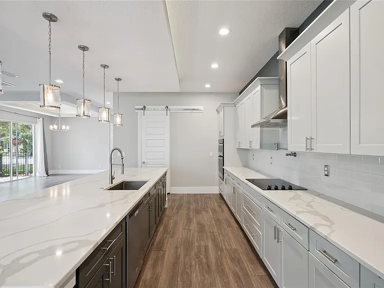 200 E Grant St — Photo 8