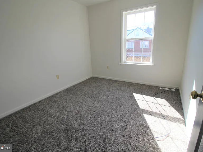 1431 Valley Rd #1 — Photo 8