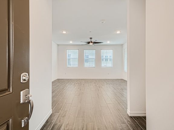 02 Interior Front Entry_06172024