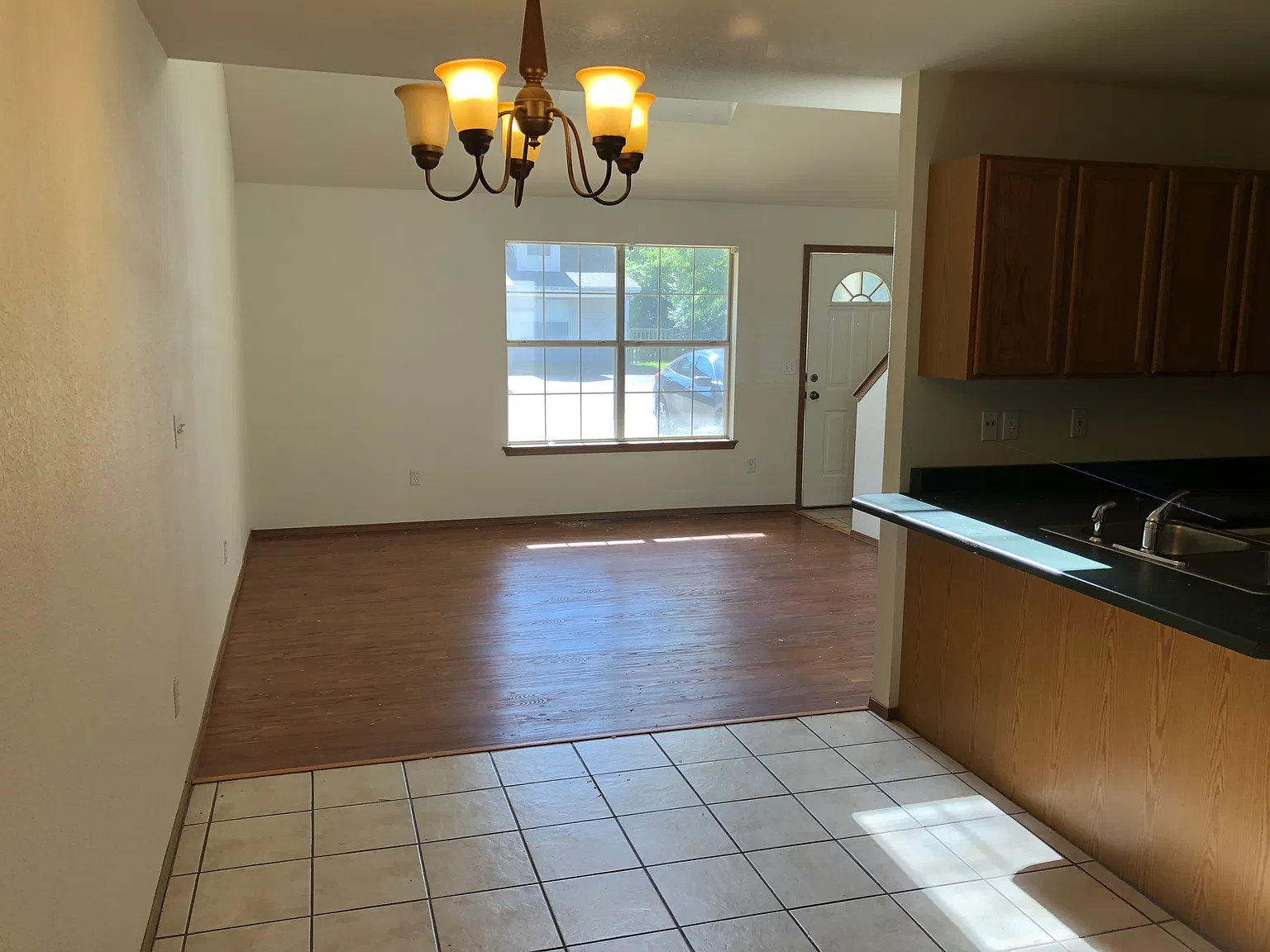 2 bed, 1100 sqft, $1,225 — Photo 3