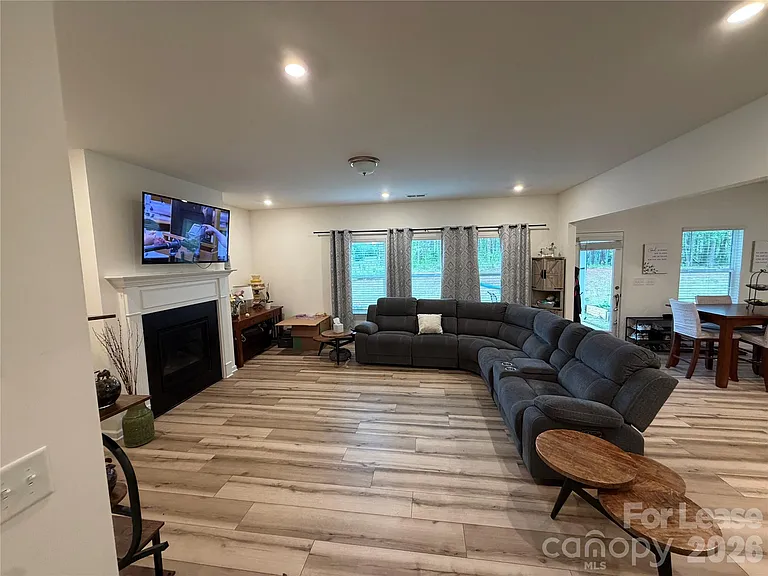 4680 Courtney Creek Dr — Photo 4