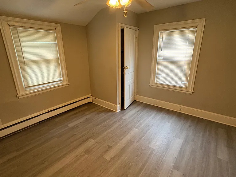 214 N Enola Dr — Photo 3
