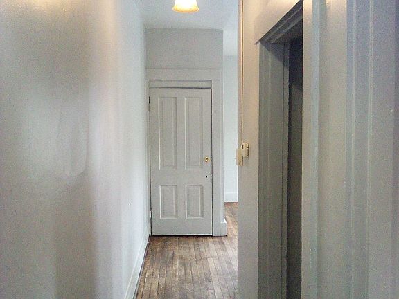 2nd image of 218 1/2 S 14th St #1/2