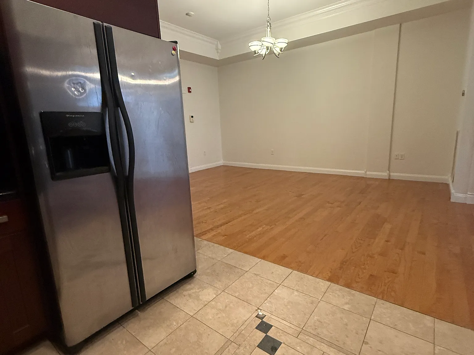 2 bed, 2.0 bath, 1200 sqft, $4,400 — Photo 2