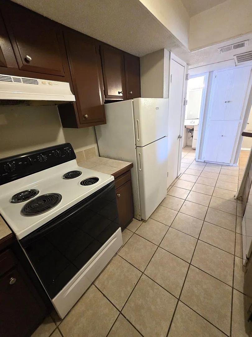 Spacious 1 Bed, 1 Bath Apartment in NW OKC — Photo 1