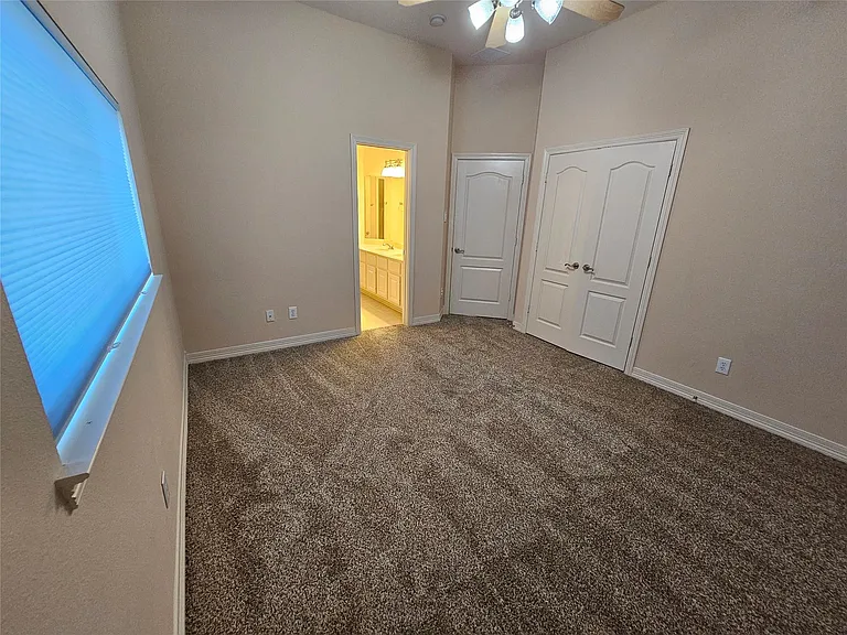 3218 Waters Edge Dr — Photo 33