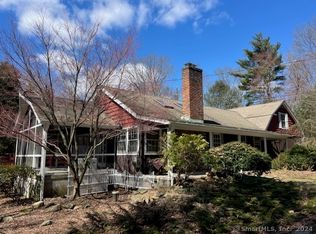 38 Lantern Ridge Rd, New Canaan, CT 06840