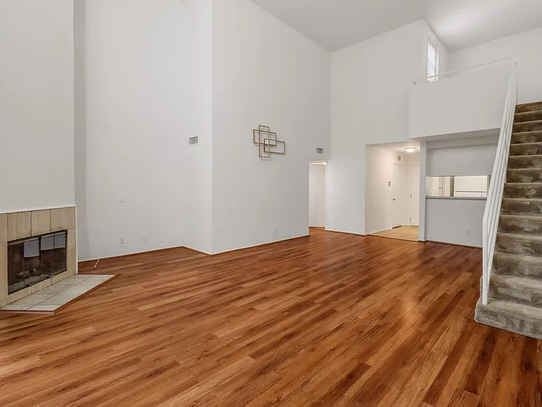 1619 S Bentley Ave — Photo 7
