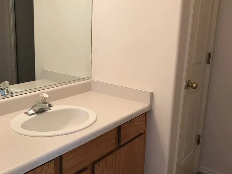 Summerwood Apartments — Photo 9