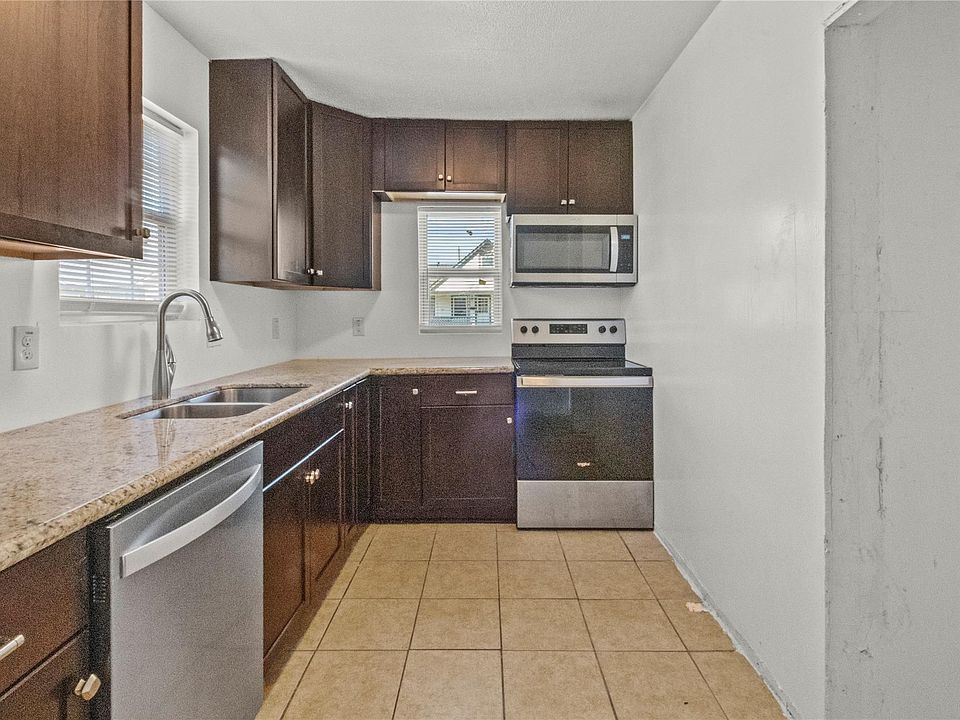 1st image of 319 E B St