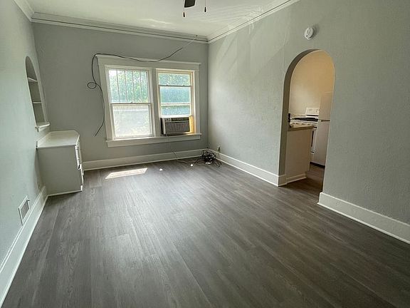 2nd image of 532 5th St #3