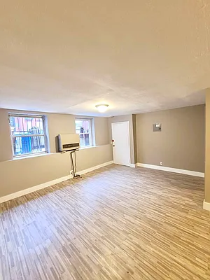 Rented by Delmark Realty LLC | media 70