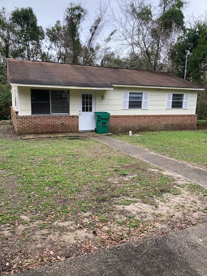 Gulfport 3 Bedroom — Photo 1