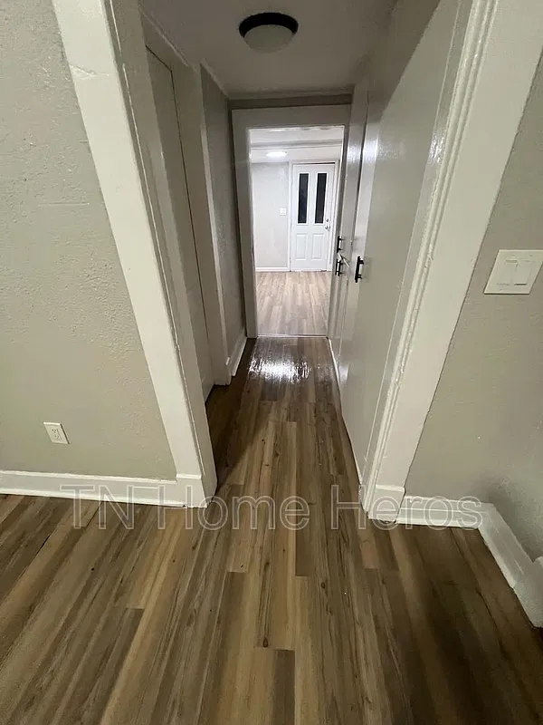3 bed, 1.0 bath, 1204 sqft, $1,800 — Photo 3