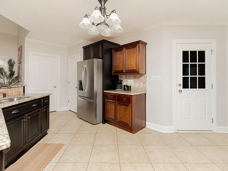 108 Barossa Ct — Photo 33