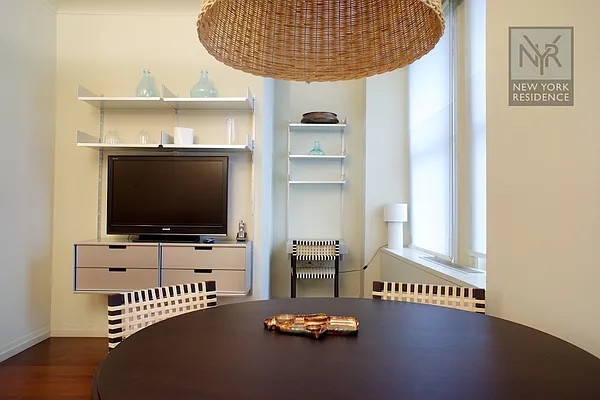 Rented by New York Residence | media 29