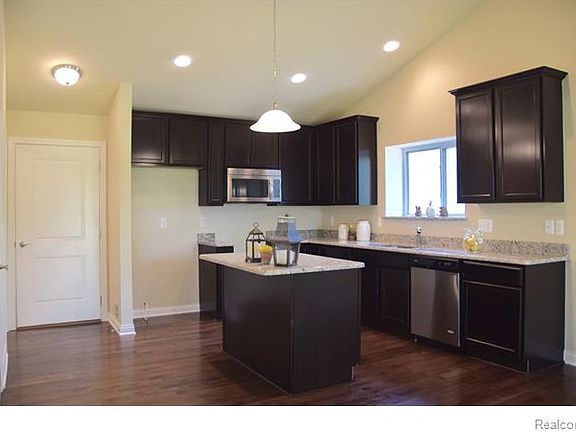 5th image of 9643 Shelby Dr