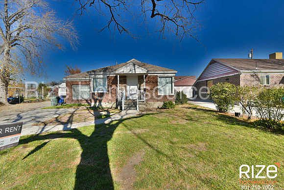 1st image of 1086 W Sterling Dr