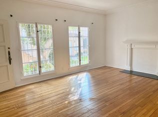 146 S Canon Dr APT 3, Beverly Hills, CA 90212