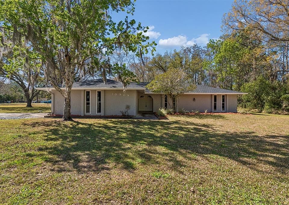 1st image of 10909 Candy Ln