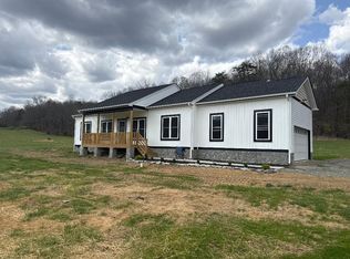 3086 Haymakertown Rd, Troutville, VA 24175