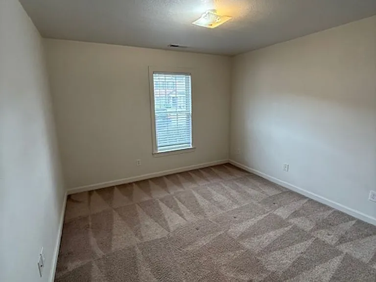 500 Springwood Dr — Photo 13