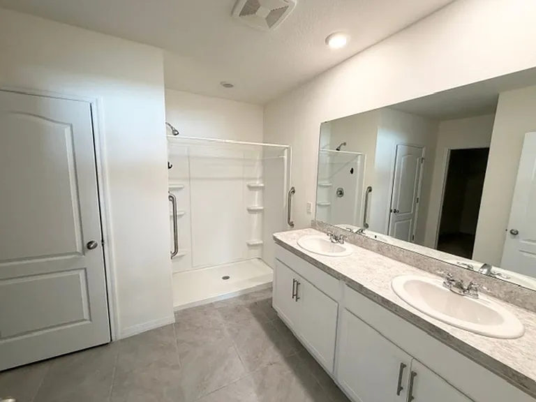 709 Versailles Ln — Photo 14