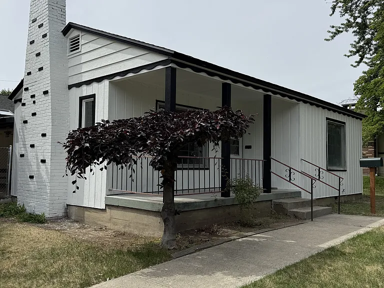 624 S 19th Ave — Photo 1