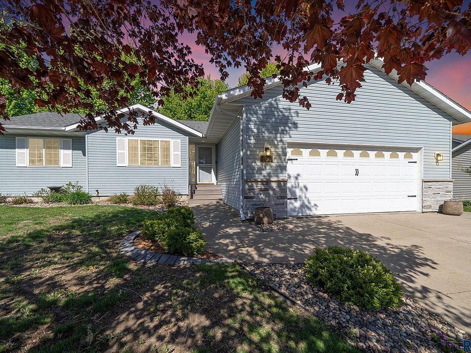 1st image of 1001 Angel Ln
