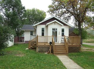 308 10th Ave SE, Minot, ND 58701