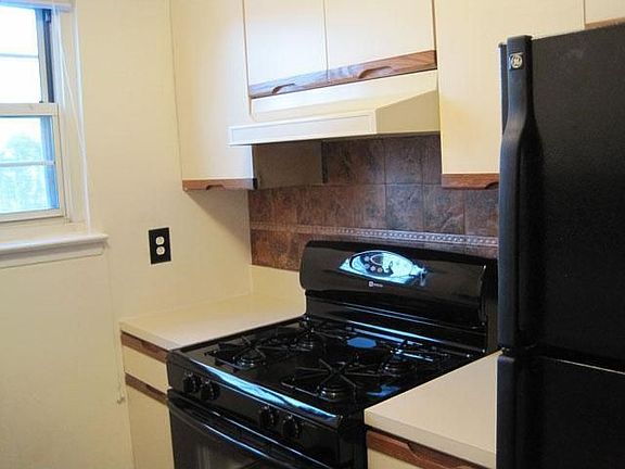 5th image of 4 Fairharbor Dr