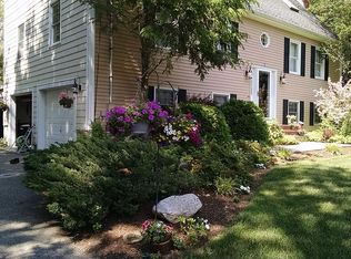 7 Cedar Hill Dr, Acushnet, MA 02743