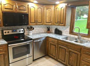 11108 Carver Ct, Burnsville, MN 55337