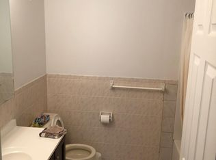 2010 Bayhead Dr, Parlin, NJ 08859