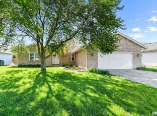 2905 Rainier Dr, Springfield, IL 62704